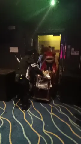 新山老总很忙 来参加Mikey 生日会 🎂🎂🎂 @小老鼠🐿️ 