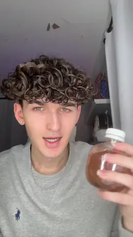 This sounds like a real apple when you bite it #apple #applejuicebottle #live #satisfying 