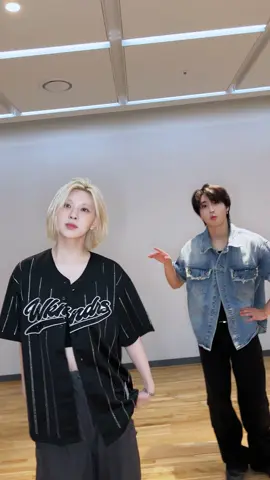 HAN AND BAE DOING CHK CHK BOOM CHALLENGE OMG #hanjisung #han #baenmixx #straykids #skz