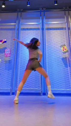KISS OF LIFE - Sticky Dance Challenge #세아쌤 #seahssam #kissoflife #stickydancechallenge @KISS OF LIFE 