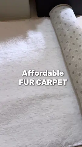 Affordable at high quality Fur Carpet na perfect pang back drop or floor carpet sa bahay !! #furcarpet #whitefurcarpet #backdrop #floorcarpet #musthave #bedroomcarpet #trending #fyp #viral
