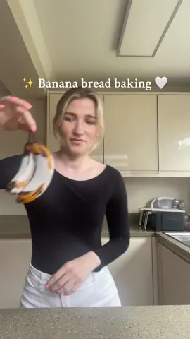 Banana bread is my favourite 🍌🤍 #bananabread #bananabreadrecipe #bakingvlog #EasyRecipe 