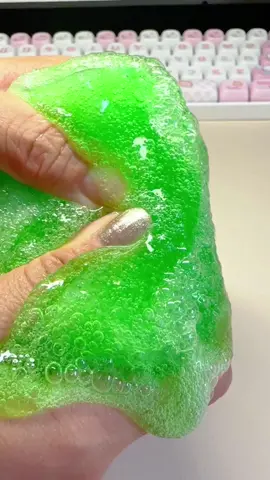 immersive green cutting! soaking is so enjoyable. here i come, i like soaking honeycomb cotton, decompression! ! #slime #decompression video #decompression #voice control #immersive #decompression and relaxation #decompression voice control #cool #cut slime nano sponge