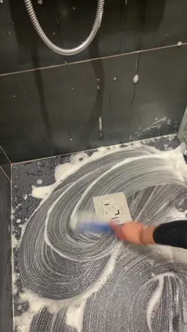 Femme parfaite !! 🤭 #pourtoi #femmeamarier #pourtoi #cleaning #nettoyage #CleanTok #menage #maisonpropre #satisfaisant #nettoieavecmoi #fyp #cleaninghome #Home #asmr #satisfying #tiktok #cleaning #fypage #tiktokfrance #pov 