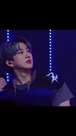 i would recommend watching changbin’s fancams if you haven’t already #changbin #straykids #skz 