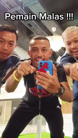 cuma mau main dan tanding, gamau latihan.. siapa tuh? . . . #pemainbola #sepakbolatiktok #sepakbolaindonesia #anakbola #pelatih #batak #manado #ambon #maluku #bandung 