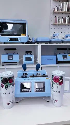 Personalize two 40oz tumblers by craft express two-station 40oz tumbler heat press! #sublimation #sublimationprinting #sublimationtumbler #tumblerheatpress #tumblerpress #40oztumbler #40oztumblerheatpress #heatpressmachine #heatpressfactory #heatpresswholesale #personalizedheatpress #backtoschool #diytumbler #craftexpress #bestsub 