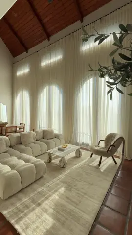 Insane kitchen transformation coming next! 🤍 #homedecor #interiordesign #interiors 