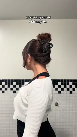 such a cute & easy hairstyle for my corporate girlies!! #updoforresturantjob #simplehairupdos #curlyhairupdos #90supdos #easylazyupdosforwork #easyupdohairtutorial #messyupdotutorial #updosmediumhair @Scünci 