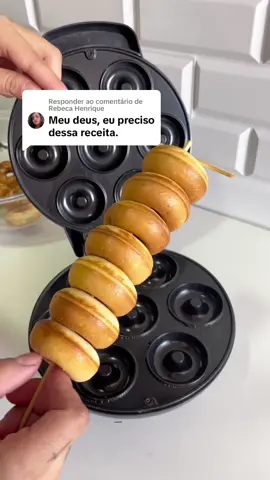 Respondendo a @Rebeca Henrique Faz a receita e volta aqui pra me contar se deu certo!!! 🫶🏼 @docesdarm_:  1ovo Meia xícara de açúcar 25 ml de óleo Meia xícara de leite Gotinhas de baunilha 1 xícara de farinha de trigo 1 csde leite ninho 1 cc Fermento em pó #minidonuts #guarulhos #minidonutspersonalizados #doceriaguarulhos #minidonutsguarulhos #ninhocomnutella #pistache #kinder #oreo #foryoupage #foryoupage #foryou #boramonetizar