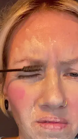 So liebevoll von @SELALUNASMR … Wie findet ihr den fertigen Look? #asmr #facepaint #parodie #kaddldance #getready 