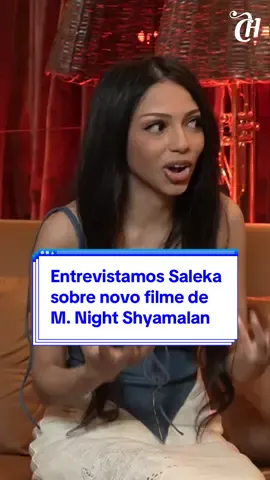 CH ENTREVISTA 🍿 | Saleka vive Lady Raven em Armadilha, novo filme de M. Night Shyamalan. A atriz e cantora escreveu todas as músicas da trilha sonora e, em entrevista à CH, ela contou qual outra artista convidaria para uma colaboração com sua personagem. Além disso, ela revelou qual foi o primeiro show que a deixou tão emocionada quanto os fãs de Lady Raven no enredo do longa. #filme #chentrevista #lancamentos  #cinema 