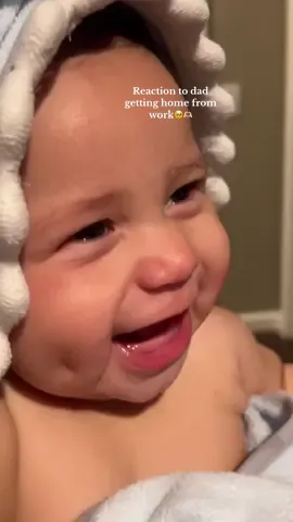 Daddys girl forever🤍🥹 #fypage #daddysgirl #parentsoftiktok #babytok #cutereaction 