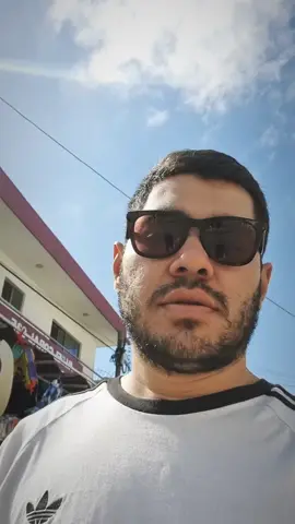 De todos lados jajaja 🥴