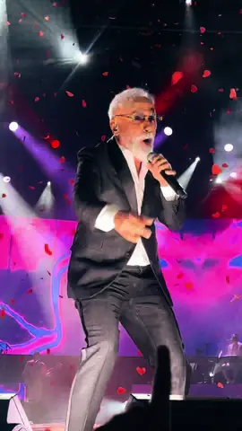 Dino Merlin Koncert🩶 #fyp #foryou #foryoupage #balkan #koncert #dinomerlin #kadsirekladamevolis #viral  