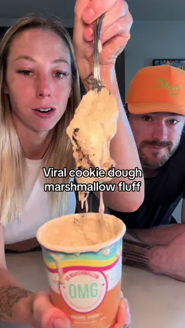 Taste testing the XO Marshmallow creame in the Brookie Dough flavor. OMG this was so good. How does this only have 45 cals??? #xomarshmallow #cookiedough #latenightsnack #tastetest #foodreview #marshmallow 