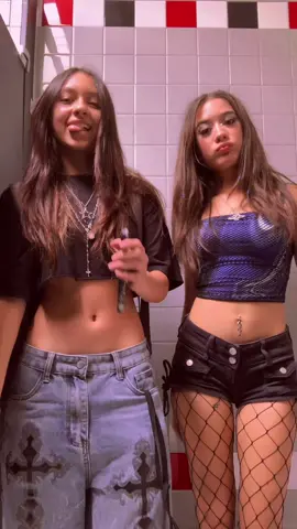 Ootd w @🤍Ari🤍 #fashion #outfit #fit #OOTD #fyp #foryou #foryoupage 