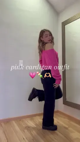 outfit con sueter rosita💗🍡🫶🏼 #fyp #outfitinspo #outfitideas #OOTD #pinkcardigan #cardiganoutfit #popofpink #gdwm #visteteconmigo #quemepongo #parati 