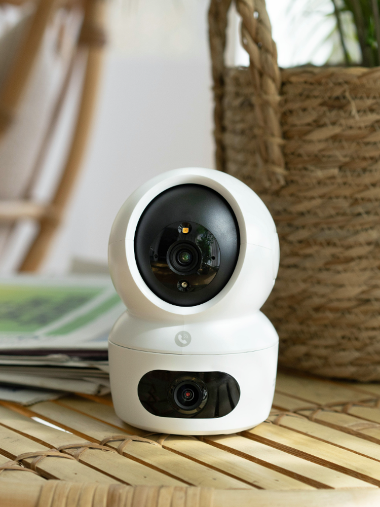 EZVIZ H7c Dual #ezviz  كاميرا من ايزفيز تضمن لك رؤية كاملة بفضل العدستين بزاوية واسعة. تتعقب الحركة في الغرفة والحديقة بفضل ميزة التدوير والإمالة. وداعًا للبقع العمياء! #ezviz #SmartHome #SecurityCamera #SmartCamera #homeprotection #DualLensCamera #DoubleVision  #TwoLenses #ClearVision #SmartSecurity #EnhancedSurveillance #IndoorCamera
