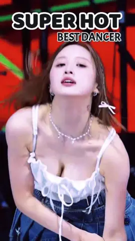 Follow for more: 💄💋🩷 ... ... ... ... #Dance #Girldance #Rockstar #lalisa #Dancing #rose #kpop #korea #lisa #blackpink #2ne1 #CL #Dara #Bom #ParkBom #Minzy #twice #rosa #kpopmedia2025