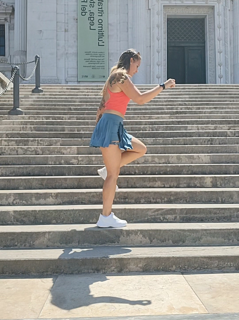 Stair-shuffle in Rome 🏛 #shuffle #shuffledance #shufflegirl #shuffledancer #fy #fyp 