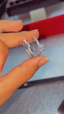😍gorgeous Silver ring set available !! 🛍️DM to place your order  📦🇰🇪delivery countrywide (charges apply)☺️ #silverjewellery #yusrajewellerske #kenyantiktok #foryoupage #inspo #mombasa #jewellerylover #Relationship #trend 