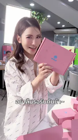 บอสขอลงมือแพค Surprise Box ให้กับทีม ผบ. ทุกคนนน เพราะใส่ใจในทุกขั้นตอน อยากให้ทุกคนได้รับสิ่งดี ๆ เหมือนบอส ได้รับแล้วอย่าลืมถ่ายมาอวดกันด้วยนะค้าาา 💗💗   #ceomana #manathailand #manapresident #mongneemana 