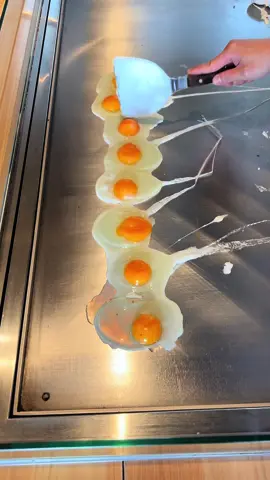 🍳大量の卵で作る絶品とんぺい焼き(Excellent Tonpei Yaki made with massive amount of eggs)🍳 【StoreName】                         すみ劇場 一六八 Sumi Gekijo 168 【Place】 福岡県福岡市中央区渡辺通5-2-10 WATANABEDORI PLACE 1F 1F WATANABEDORI PLACE, 5-2-10 Watanabe-dori, Chuo-ku, Fukuoka-shi, Fukuoka 【Menu】 とん平焼き ¥880(税込) Tonpeiyaki ¥880(tax included) 今日ご紹介するのは福岡にある「すみ劇場 一六八」！ 鉄板の上でスピーディに作りあげるとんぺい焼きが絶品！中には柔らかい角煮やトロトロなチーズが入っていて最高！目の前で塩を振りかけてくれる原始焼きメニューもおすすめ！店員さん達もかなりユニーク！福岡行ったらぜひ行ってみて！  Today, we introduce you to Sumi Gekijo 168 in Fukuoka!  The tonpeiyaki is quickly made on the teppan and is a must try! The inside is filled with soft stewed meat cubes and melted cheese! We also recommend the Genji Yaki menu, where salt is sprinkled in front of you! The staff are also very unique! If you are ever in Fukuoka, this is a must try!  #savorjapan  #japanesefood #fukuokafood #tiktokfood