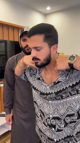 Udhar 1 jang hai is liye band hai 🤣#rajabfamily #Aliwaly #tiktok #viral #foryoupage @Rajab Butt 