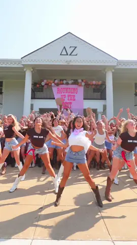 ROUNDING UP THE BEST PC ON THE ROW 🤠💖  #rushtok #sororityrecruitment #delta #zeta #greektiktok #sec #fypシ゚viral #pc #tamu 