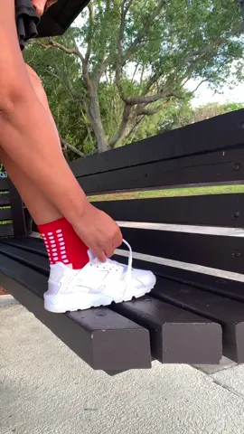 Excellent quality, great for sports. ⚽️ 🏀 🏈 🧘🏽‍♀️ 🏋🏽‍♀️  #gripsocks #Soccer #compressionsocks #futbol #tiktokshopbacktoschool #TikTokShop 
