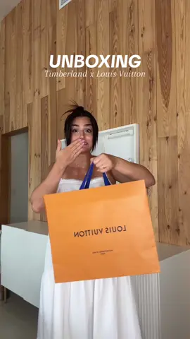 La classique @Timberland agrémentée du célèbre monogramme @Louis Vuitton une collaboration réussie, vous en pensez quoi ? 🔥