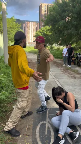 Las mujeres no se maltratan!! Tu que hubieras echo en mi lugar?? 🤔