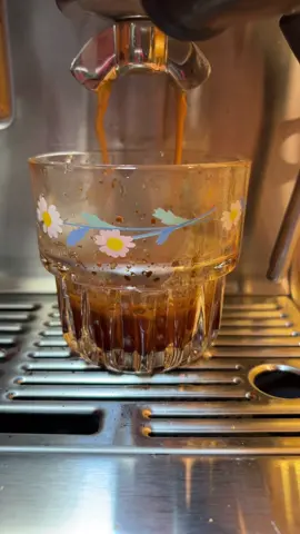 #coffeetiktok #coffee #espresso #coffeeathome #fupシ #fupage #fypシ゚viral #viral #icedcoffee 