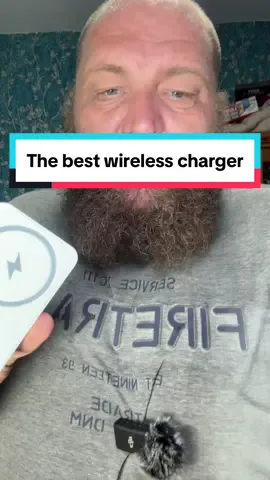 The best wireless MagSafe charger fast charger travel charger charger for camping hiking holidays beach travelling holiday hacks must have holiday accessories