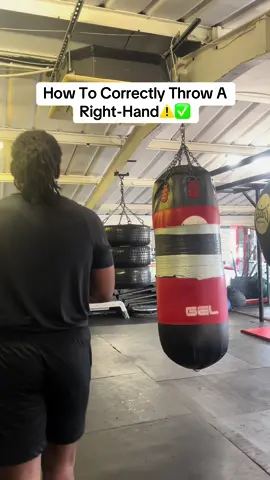 How To Correctly Throw The Right-Hand❎⚠️ The right-hand is a straight power punch thats is normally the last punch thrown in a 1-2 comb🥊 When throwing remember to keep at a good range for the full rotation of the arm to gain as much power as possible and return your hand statight back to your chin💣 . #boxing #boxingedit #boxingtraining #GymTok #workoutmotivation #fitnesstips 