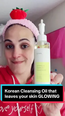 GURWM using the viral Calendula Complete Cleansing Oil by @iUNIK @iunik_us_official 🤩 #iunik #iunikskincare #cleansingoil #iunikcleansingoil #dailycleanser #nonporeclogging #viral #glassskin #skincareroutine #skincare 