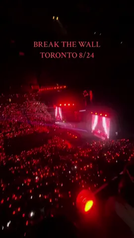 TORONTO BROKE THE WALL FRL😏✨🔥#ateez #concert #guerilla #breakthewall #towardsthelightour 