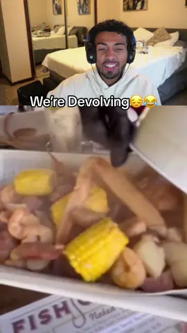 We were supposed to get better with simple tasks as we evolve 😂😂 #fypシ #viral #blowthisup #jokes #comedy #food #xybca 