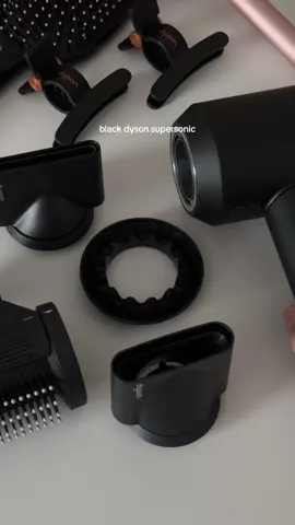 bad hair day? I don’t know her  #dysonsupersonic #dysonhair #dysonsg #hairtiktok #blackaesthetic 