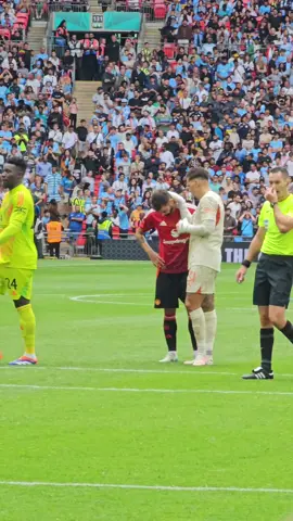 Ederson tried to get into Bruno's head ahead of his penalty kick! #mufc #unitedontiktok #brunofernandes #ederson #communityshield #wembley #manchesterunited 