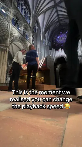 If you can play it slow you can play it fast 😂 #organ #organtok #pipeorgan #organist #hunchbackofnotredame #nidaros #trondheim #norway #alanmenken #filmmusic #musician 