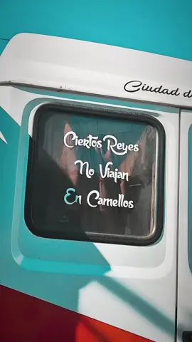 Ciertos reyes no viajan en camello; ellos andan al tranco del amor. Esos tipos soplan con el viento al rebaño y su temor... #patriciorey #patricioreyysusredonditosdericota #redondos #redonditos #redonditosdericota #indio #indiosolari #fundamentalistasdelaireacondicionado #indiosolariylosfundamentalistasdelaireacondicionado #losfundamentalistasdelaireacondicionado #lfdaa #elpibedelosastilleros 