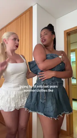 Based on a true story 👩🏼‍⚖️ ( i blame the sudden weight gain in ur 20’s ) @Nair Spencer #fyp #fy #weightgain #summerclothes  