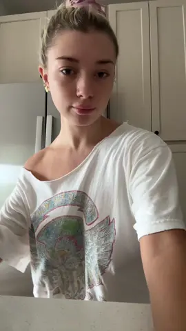 pls @Lounge help me i love your stuff so much 🥲