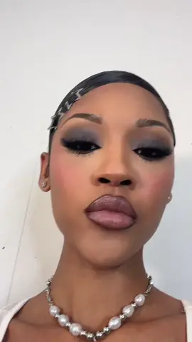 Obsessed 😮‍💨🩶🩶  MUA:@yadiramarie__ #fullglam #fullglammakeup #blackgirlmakeup #model #makeupmodel #cooltonesmakeup #cooltonedmakeup #makeupinspo #fy #fyp #explore #tahjzhanet 