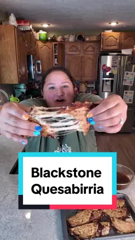 #AggressiveTutorials #AggressiveTutorialLady #AggressiveCookingShow #AggressiveCookingTutorials #Aggrecipes #quesabirria #quesabirriablackstone #blackstonebirria #easydinner #fastdinner #birriabomb 