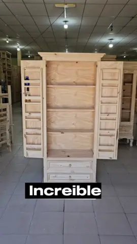 Despensero con especiero en el interior se las puertas podrás guardar todo lo que necesitas en un solo mueble. Con 2 cajones y bisagras del lado exterior aprovecha las 9 cuotas sin interes de este mes o el 40% de descuento pago efectivo  tenemos 3 sucursales y hacemos envíos a todo el país  #mueblesmoder#mueblesamedida #amoblamientodecocina 