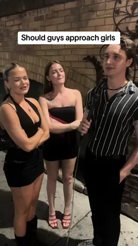 Should guys approach girls on the street? #fortheboys #forthegirls #dating #relationships #fyp #rizz #CapCut 