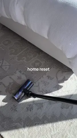 apartment reset 🩷🫧 #CleanTok #clean #cleaning #cleaningtiktok #cleaninghacks #cleanhome 